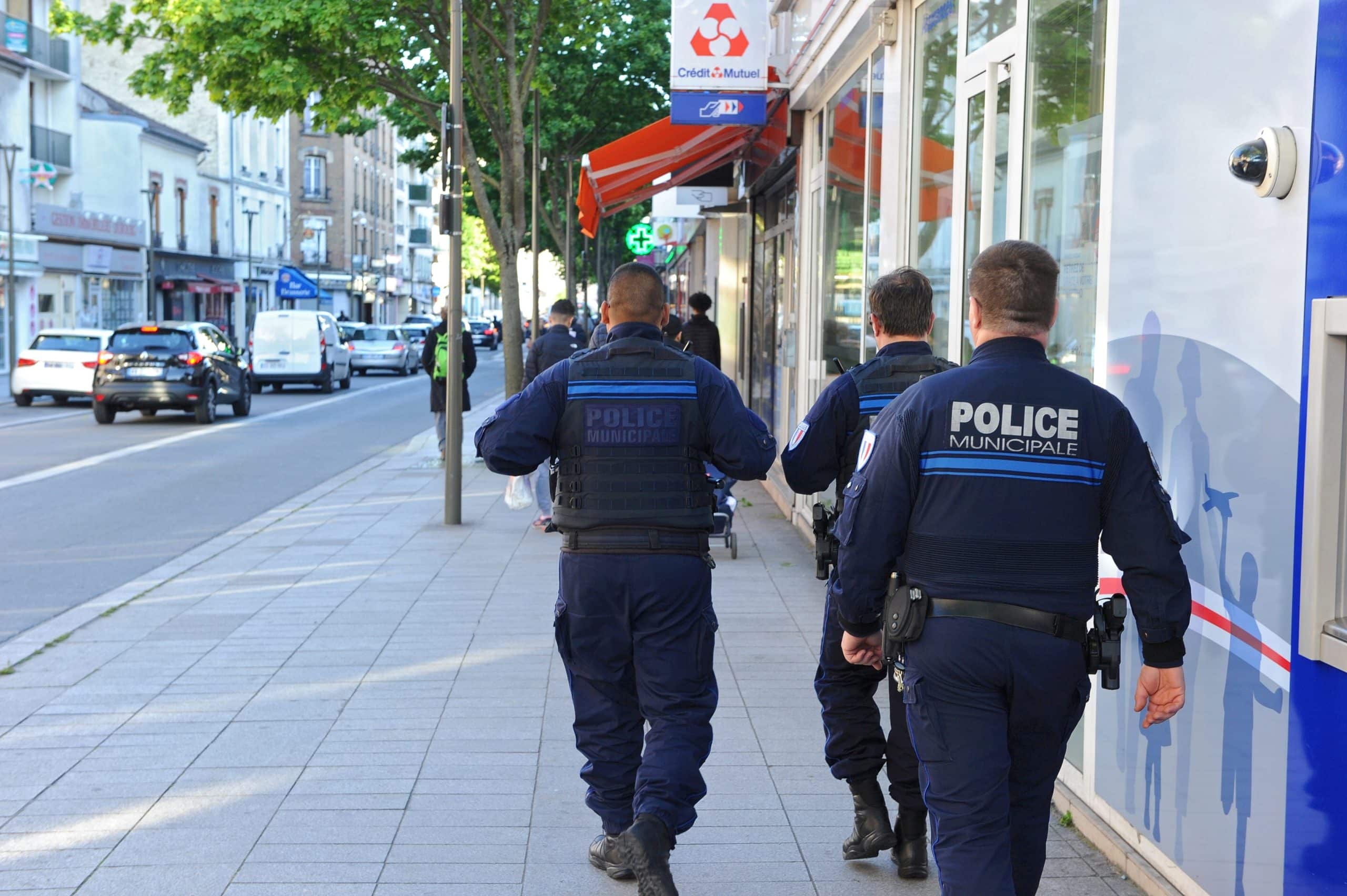 Patrouille de la police municipale dans le centre-ville